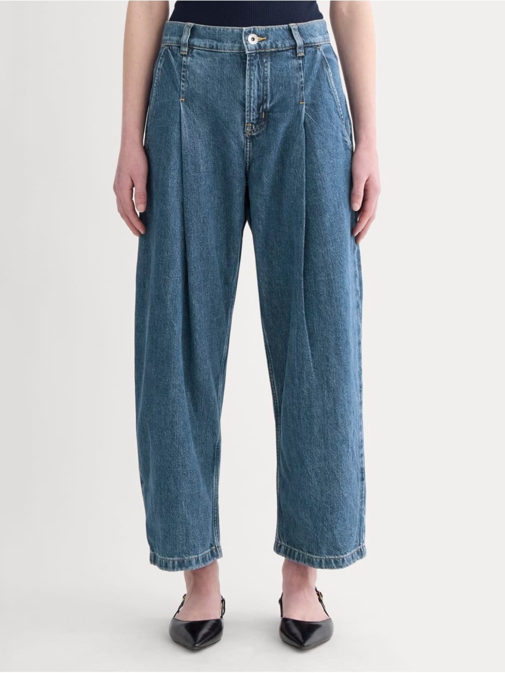 Everlane Pleated Trouser Jeans in Medium Blue Denim